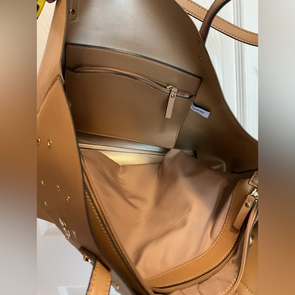 Nine West Large Tan Tote Bag NWOT Removable inner bag included - Picture 9 of 11